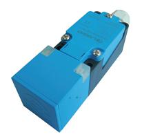 LE40XZSN40DPRY – czujnik zbliżeniowy, indukcyjny; obudowa prostopadłościenna 40x40mm, zasięg Sn=40mm; czoło odkryte, NO+NC, PNP; 10-30VDC, dławik LE40XZSN40DPRY-D